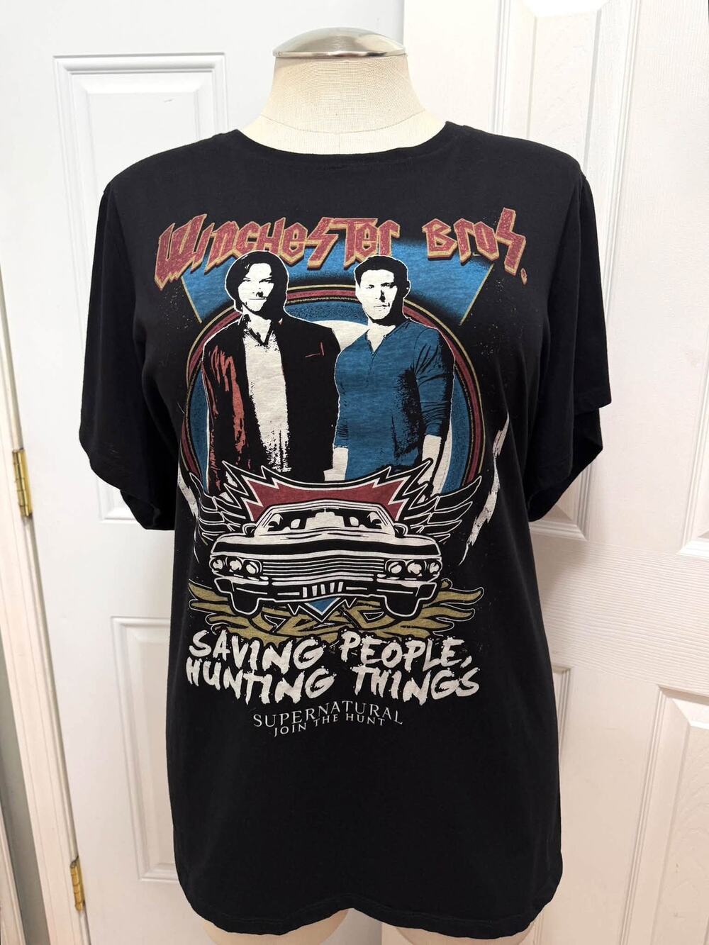 Torrid 6 Supernatural Sam & Dean Winchester Bros Saving People T Shirt Tee (6X)